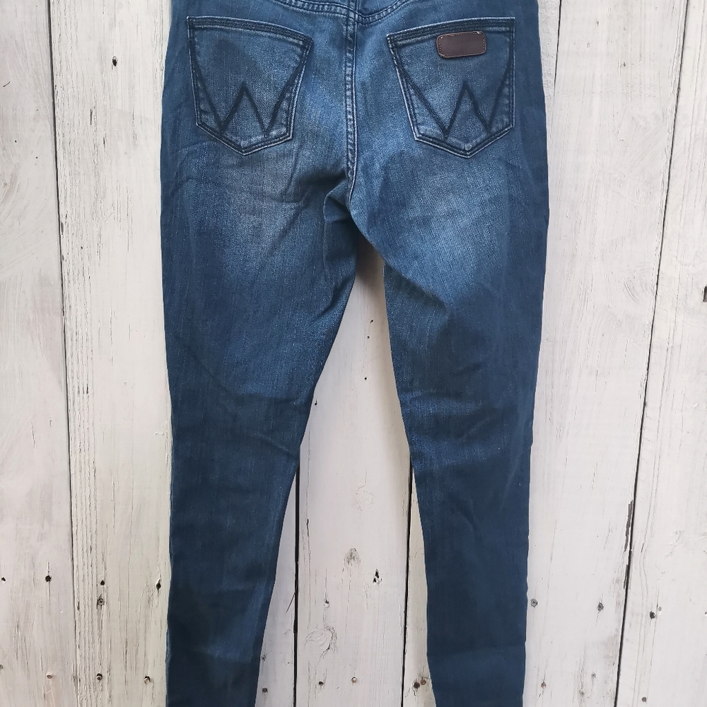 Ladies "Wrangler" Size 7x31, Blue MidRise, - Picture 4 of 7